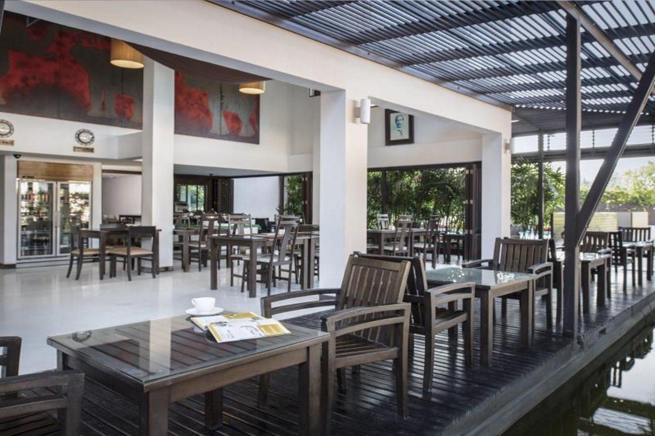 Siam Piman Hotel Bangkok Exterior photo