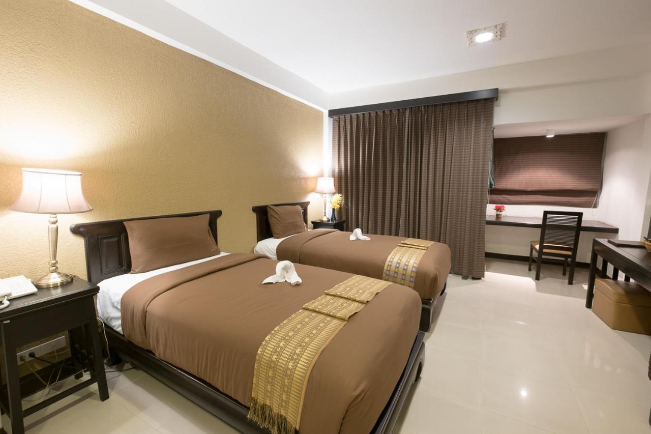Siam Piman Hotel Bangkok Exterior photo